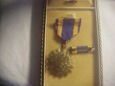 WW 2 AIR  MEDAL IN CASE WITH RIBBON BAR and lapel pin picture