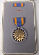 US WW2 Wrap Brooch Air Medal In Case picture