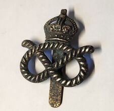 WW1 / WW2 British Army The King's Liverpool Regt White Metal & Brass Cap Badge picture