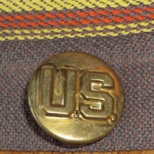 Vintage U. S. Military US Insignia Round Pin picture