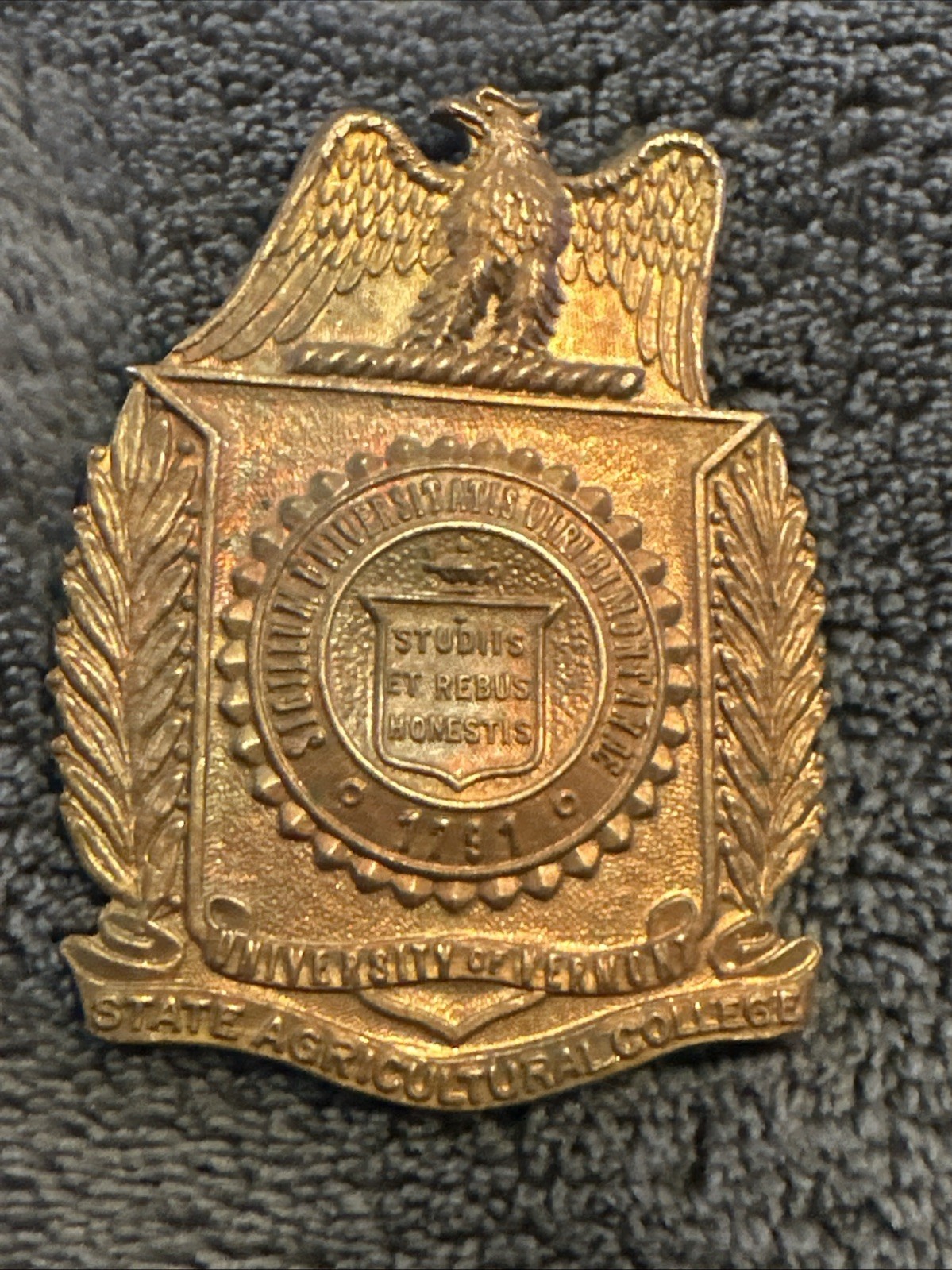 BLANK BADGE UNIVERSITY OF VERMONT STATE AGRICULTURAL COLLEGE 1791🔥🔥🔥