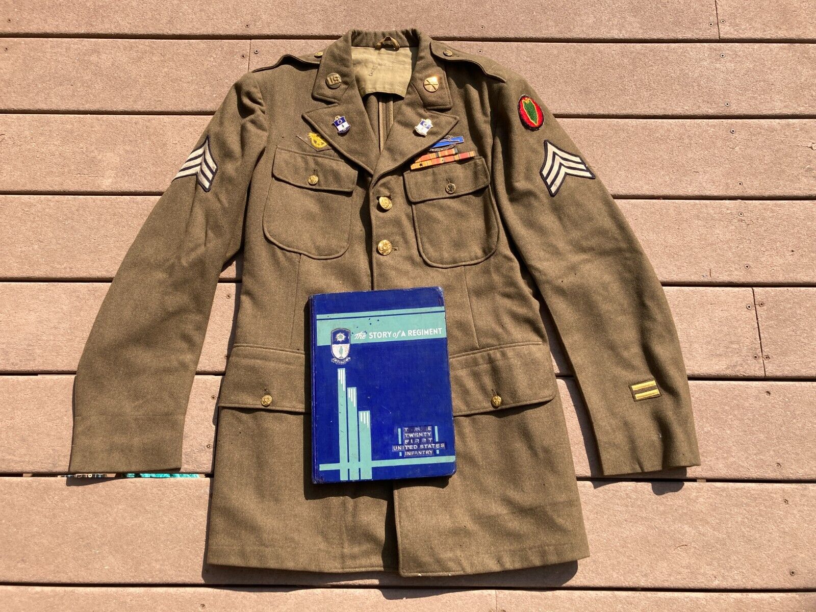 WW2 US Army military 24th Infantry Division 21st Regiment Named Uniform & Book