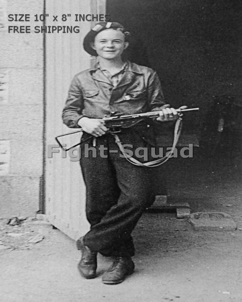 WW2 8x10 Photo Young partisan with a Stan machine-gun O3711
