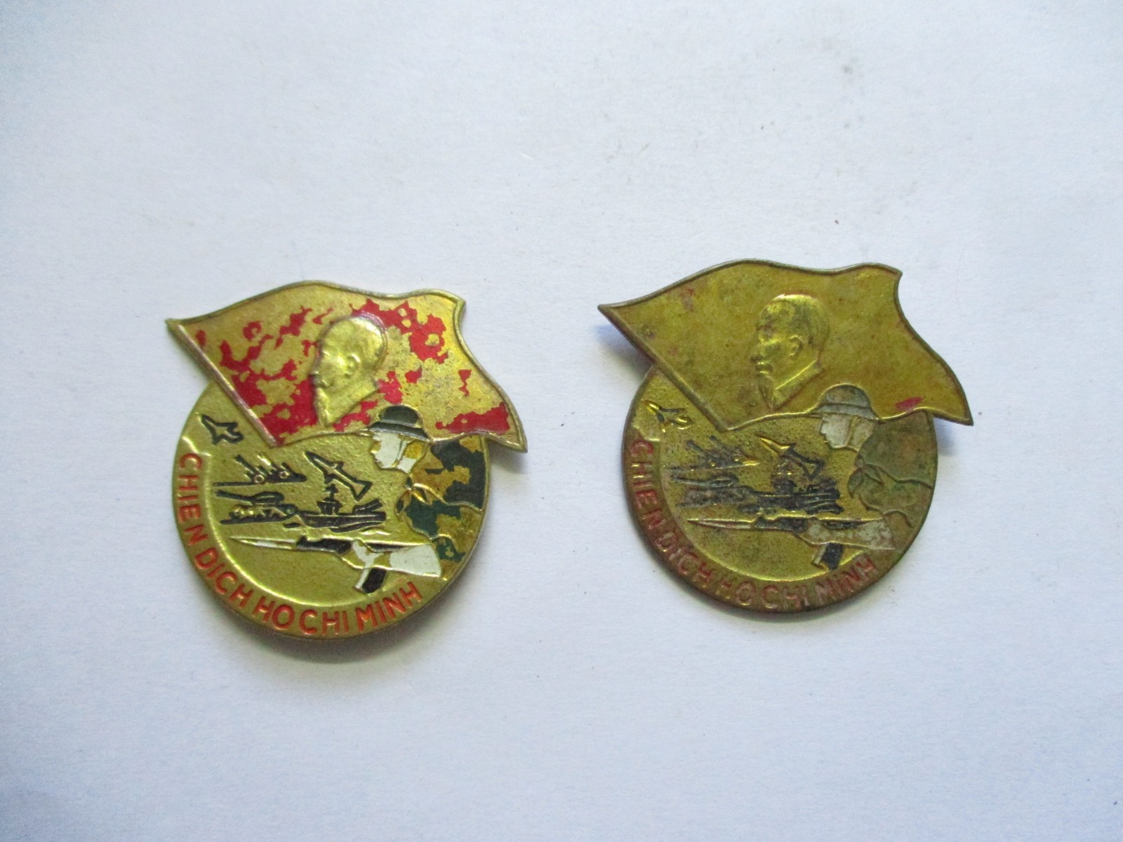 Badge , Set Of 2 Vietnam War VC Metal Badges: HO CHI MINH War Campaign Year 1975