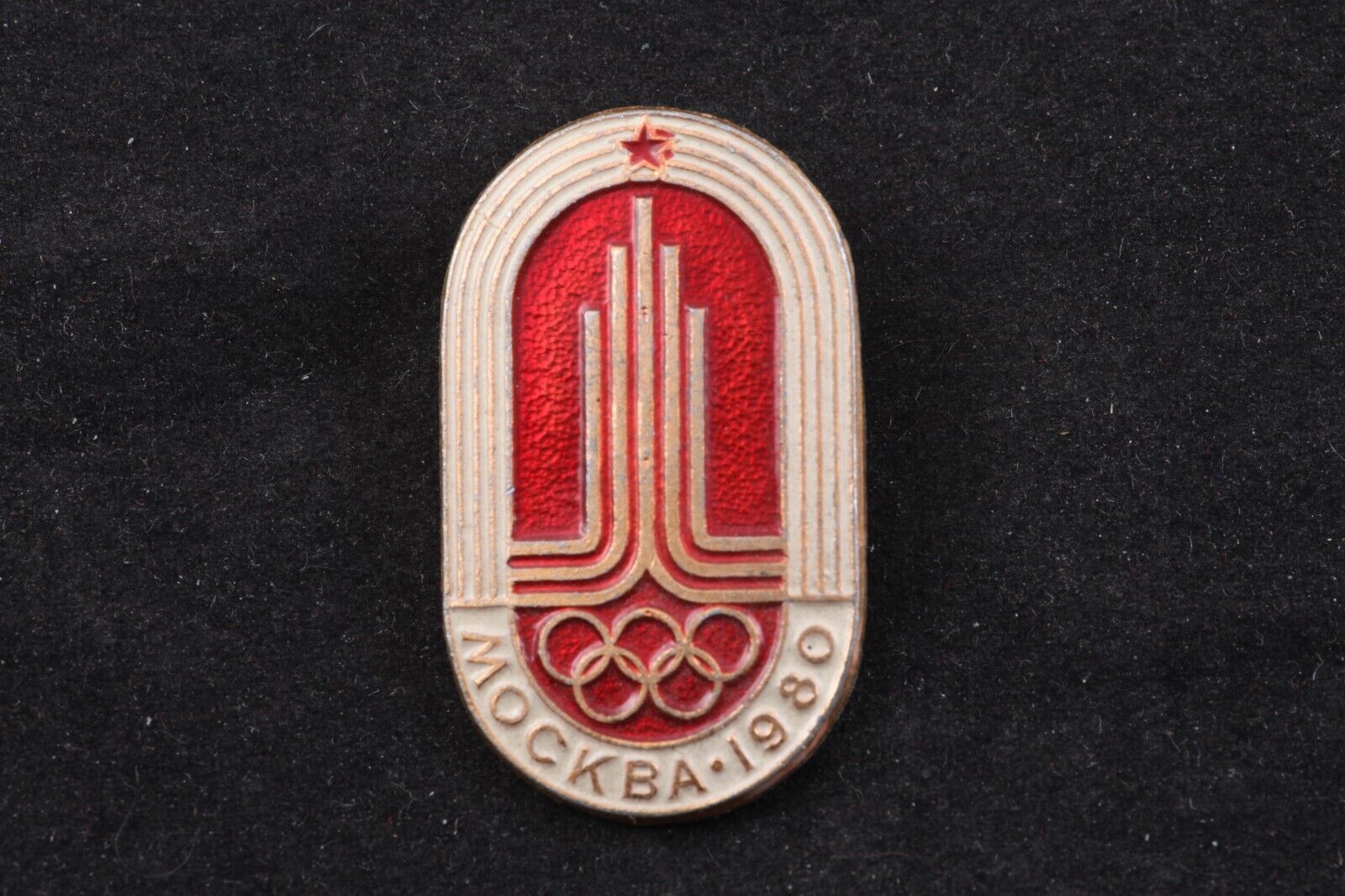 Soviet 1980 Moscow Summer Olympics Spasskaya Logo Rings Sports badge pin USSR