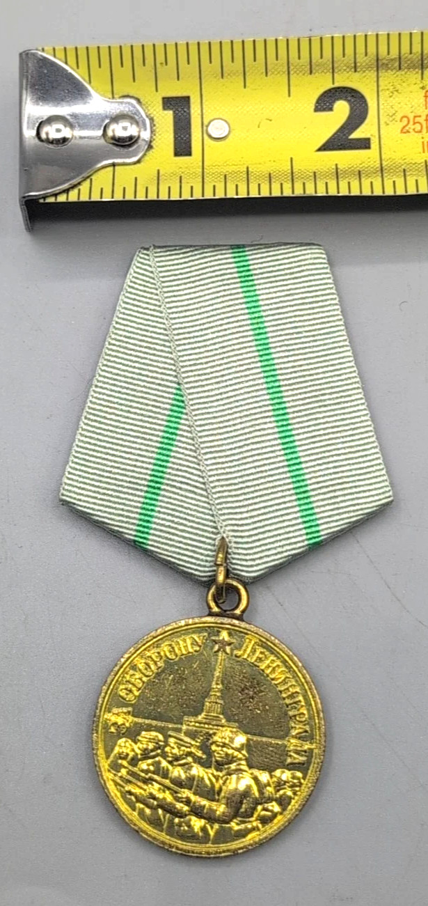 WW2/II Battle of Leningrad medal W/ribbon-SEE STORE WW2 MEDALS -MILITARY ITEMS
