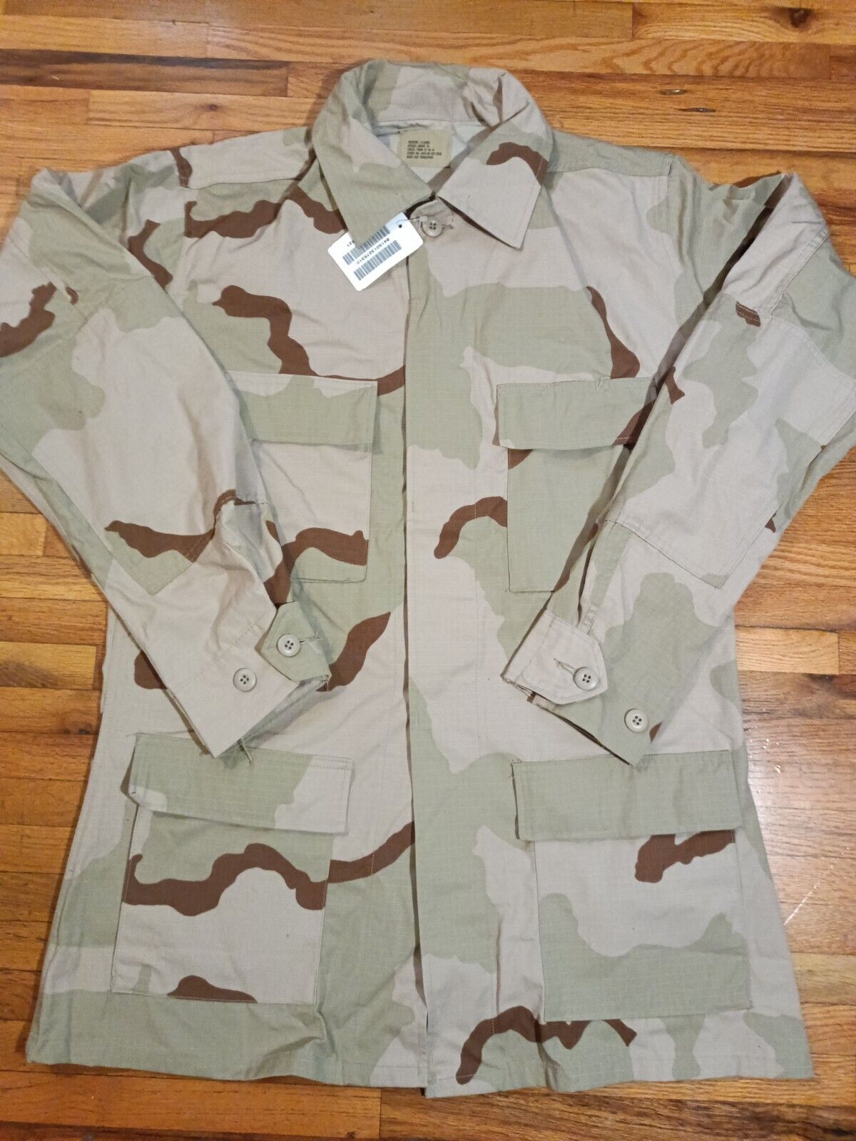 USGI military desert camo button jacket. Medium xlong