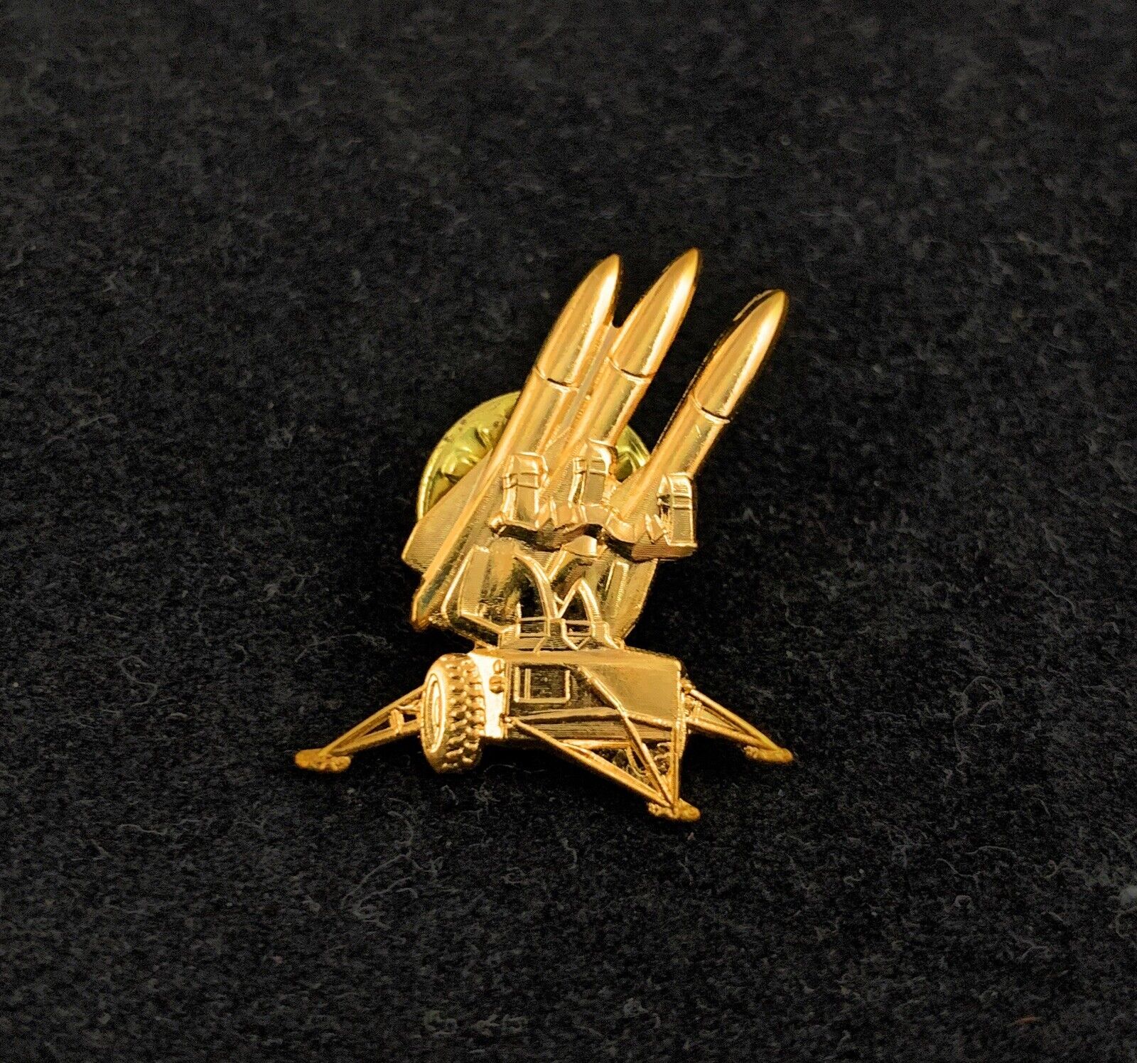 🌟Raytheon US Military MIM-23 Hawk SAM Missile Pin, Gold Pin For Hat, Shirt, Tie