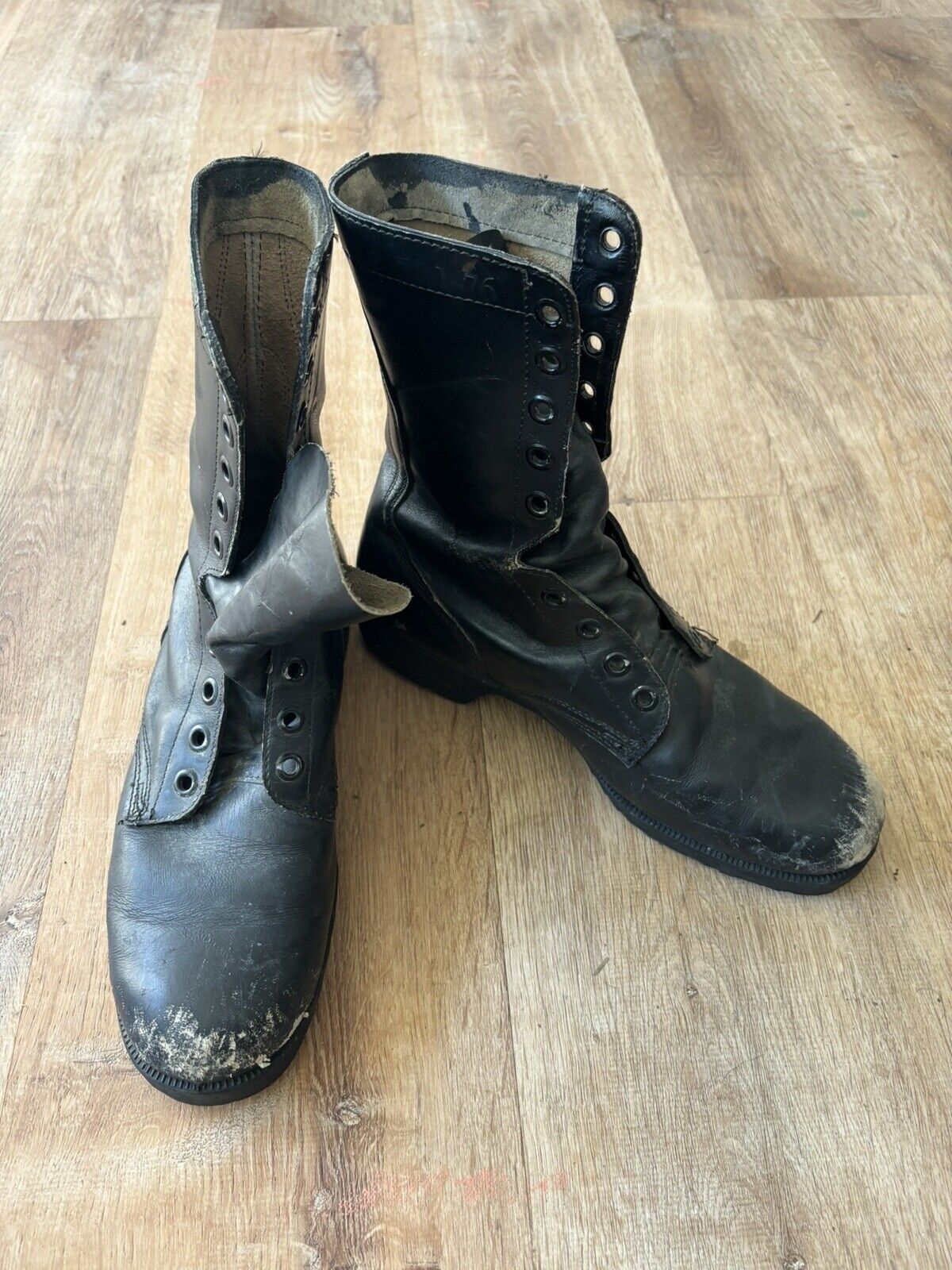 Size 10 R Black Leather Military Boots 