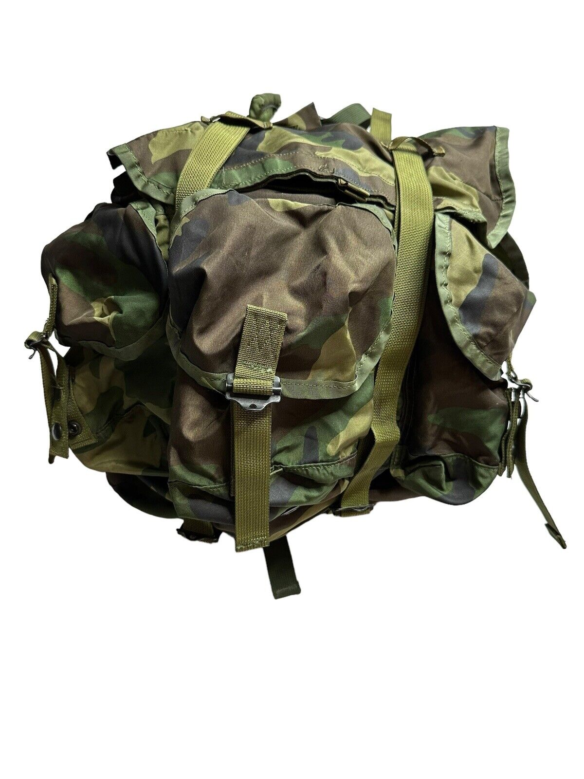 US Military Medium Woodland ALICE Pack With a Shoulder Straps