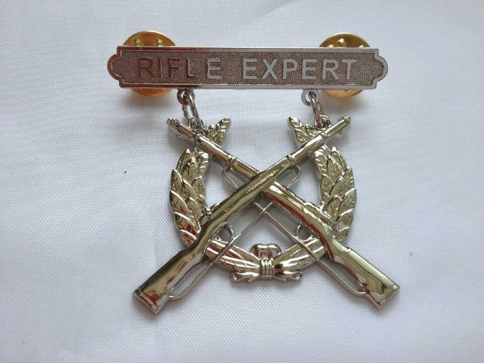 USMC US Marine Corps Rifle Qualification Expert Shooting Badge Pin - US108