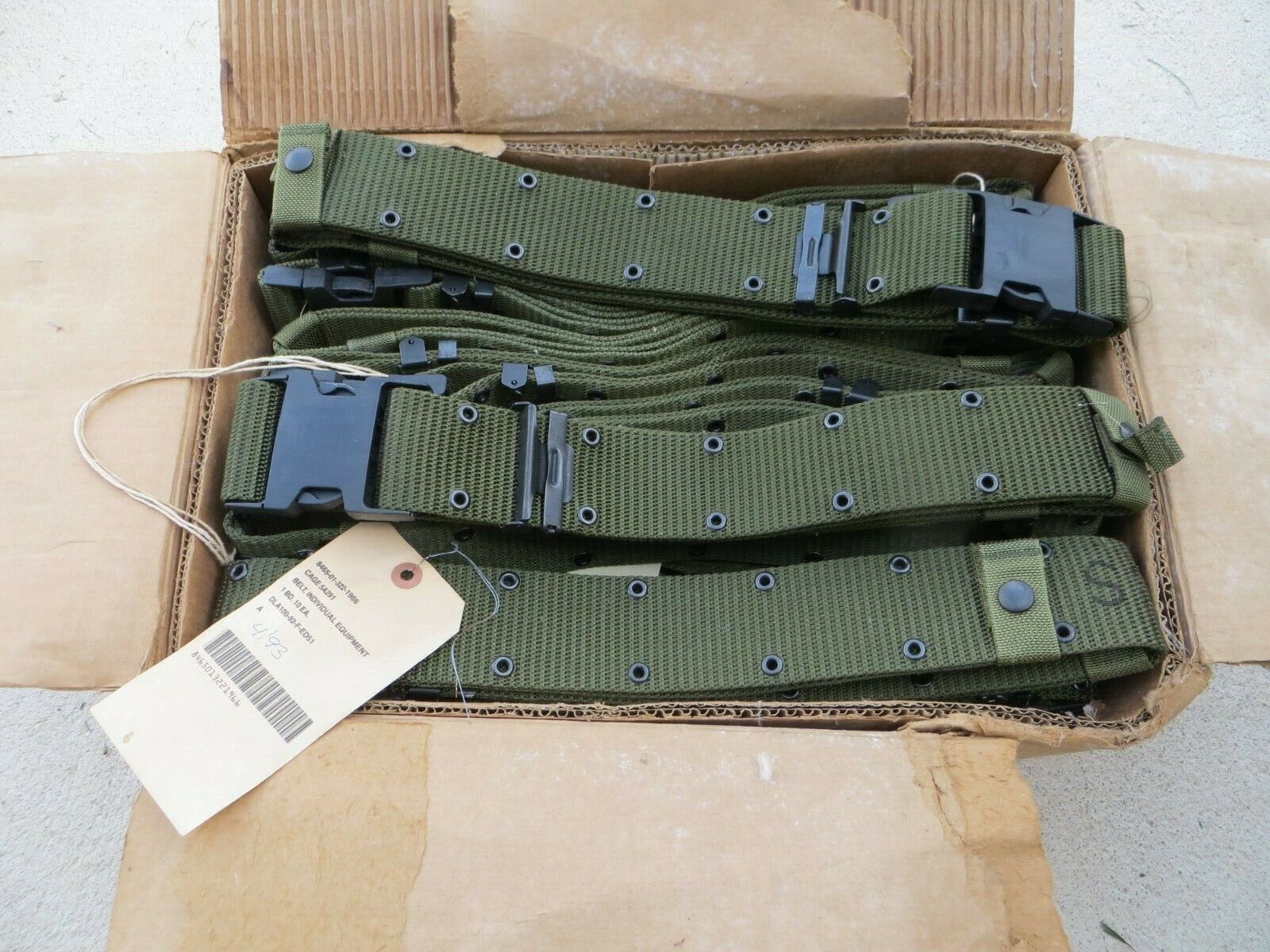 Unissued US Military USGI Individual Equipment Load Bearing Pistol Belt  Large