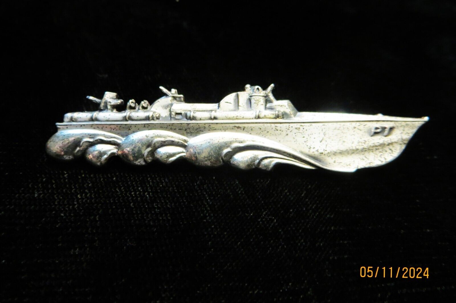 WWII US Navy  -  Sterling Silver PT Boat Pin   (5089)