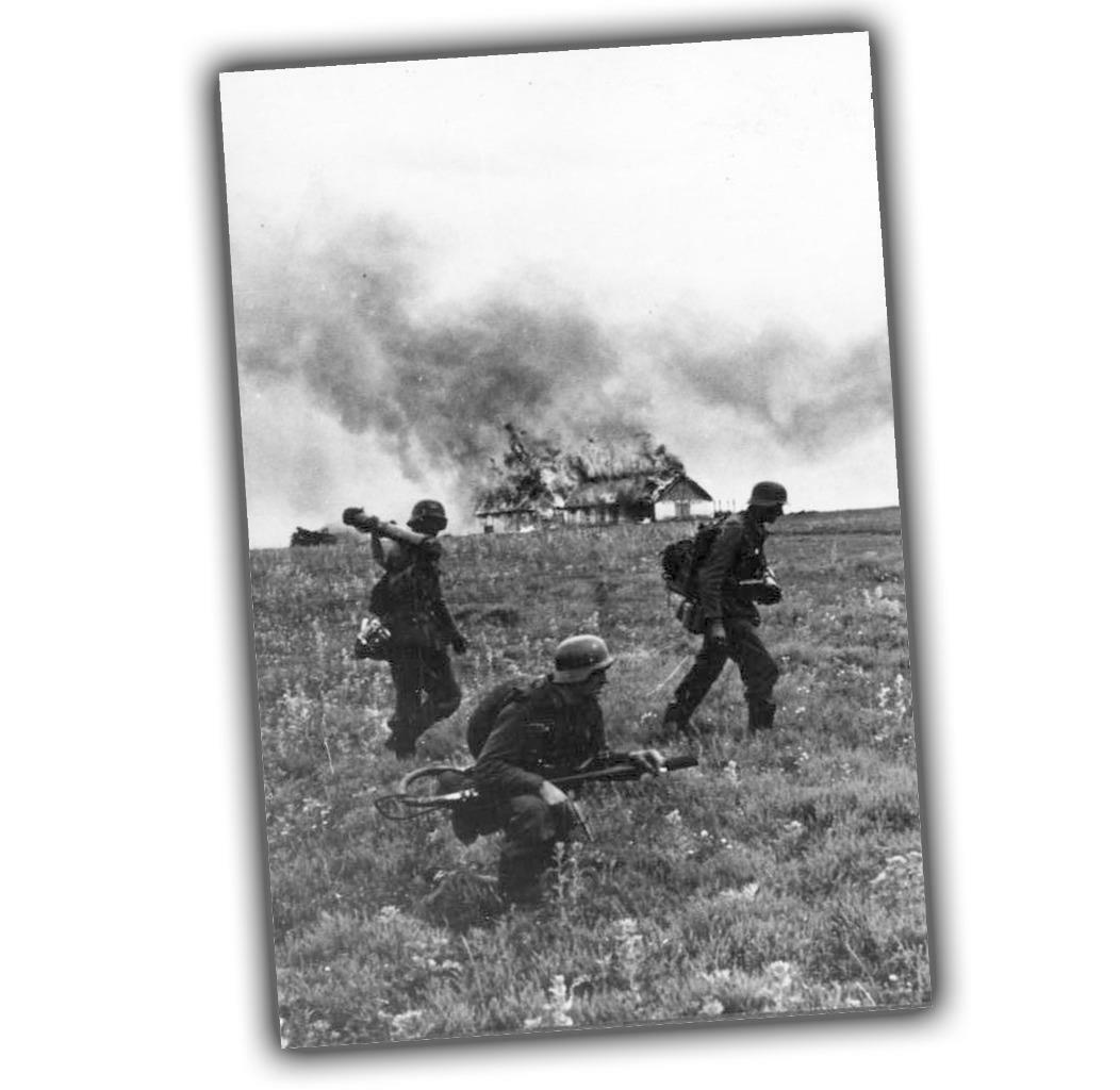 War Photo invasion of the Soviet Union Wermaht troops in Estern front WW2 4x6 L