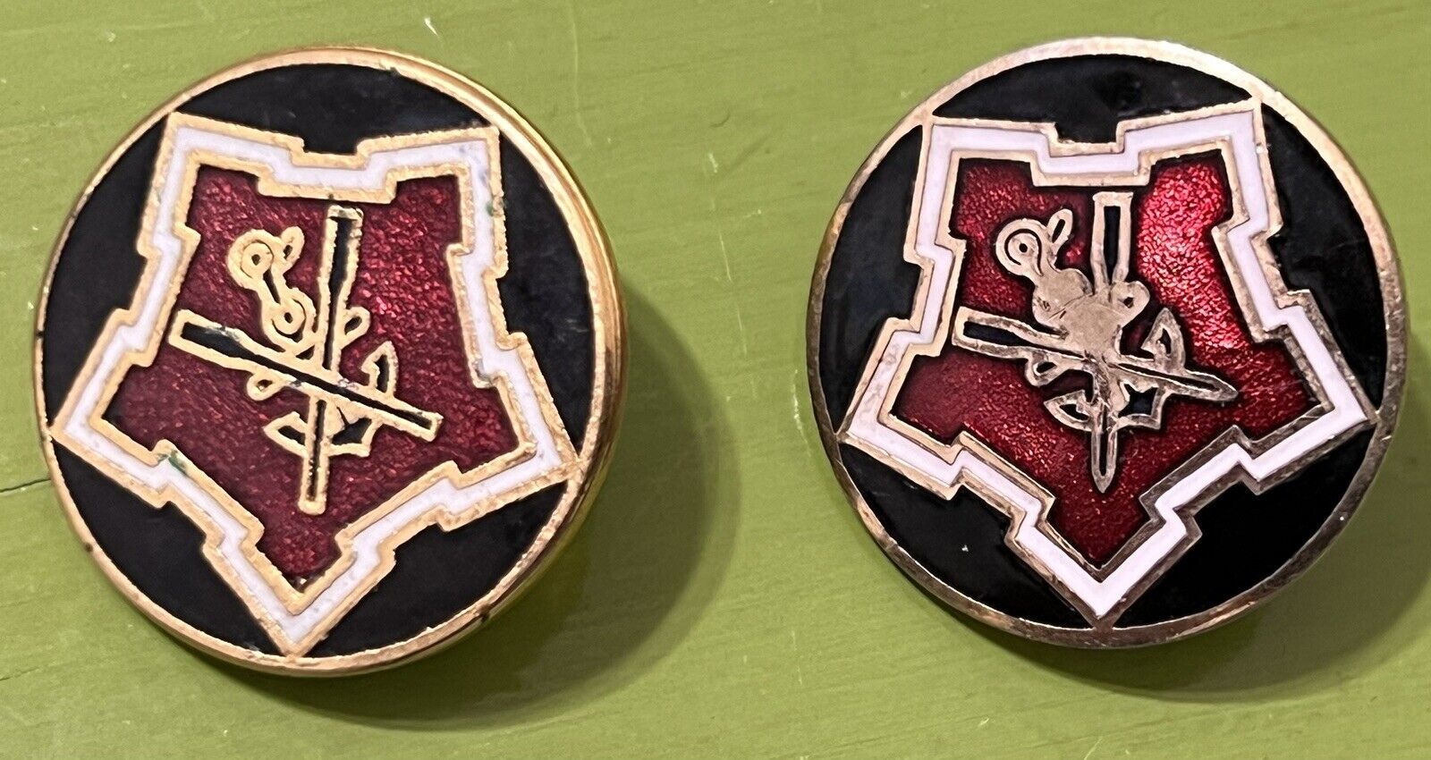 Pair (2) US Army 2nd Engineer Battalion Unit Crest Insignia