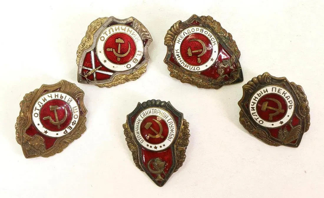 Soviet Russia World War II Excellent Badges Awards