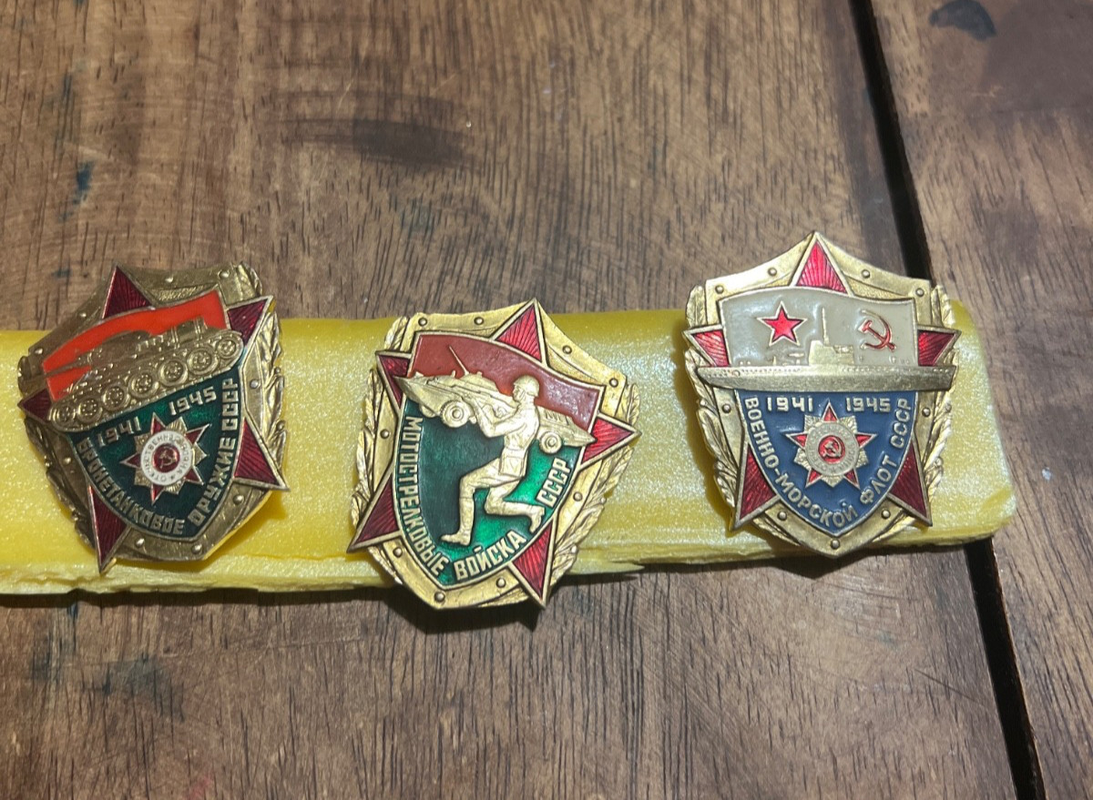 Russian military badges