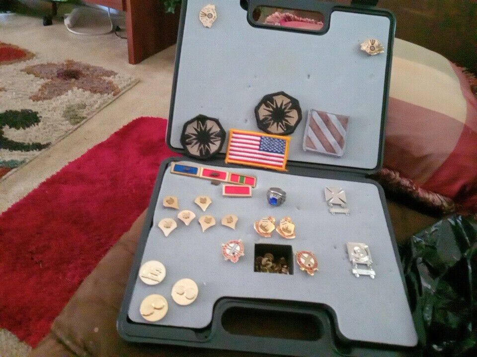 Military badges, buttons,pin,buttons,
