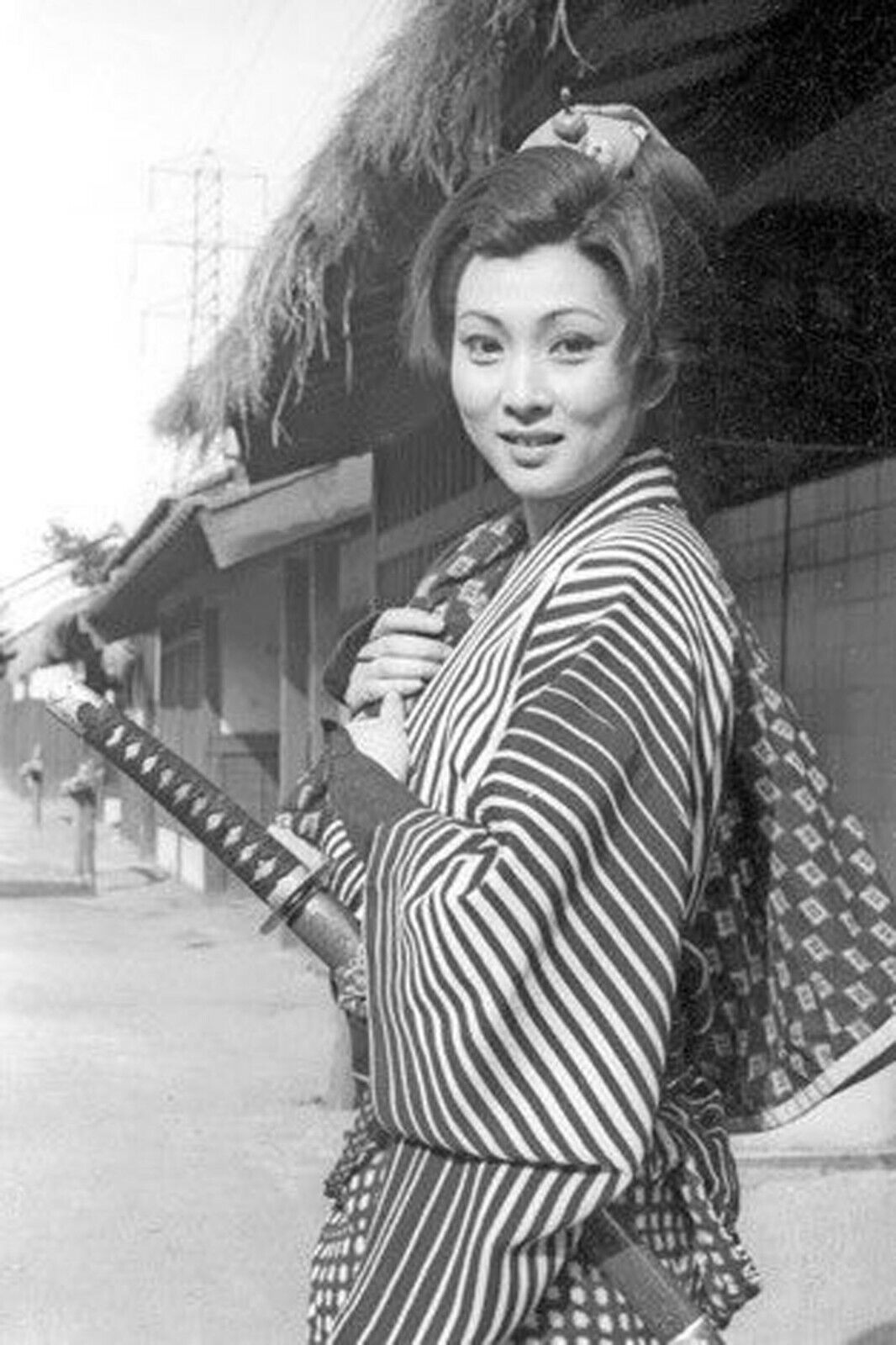 japanese girl with katana sword WW2 Photo Glossy 4*6 in N017