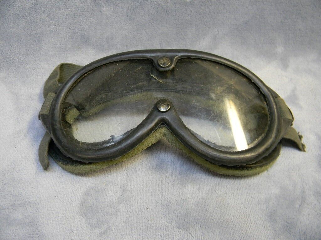 ORIGINAL US ARMY MILITARY ISSUE SUN, WIND, AND DUST GOGGLES DATED 1974