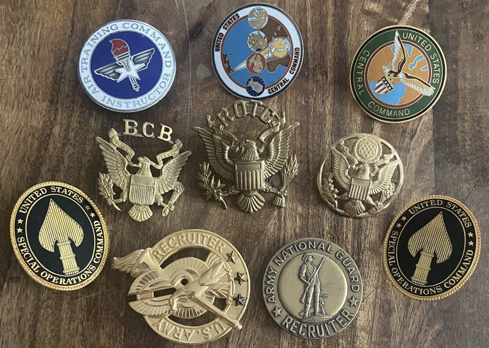 *WWII US ARMY PIN LOT