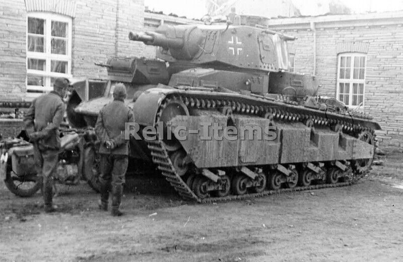 WW2 Picture Photo One of the 5 German Neubaufahrzeug heavy tanks produced 1193