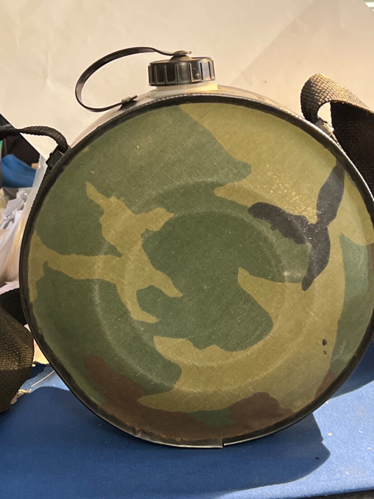 4 guart woodland camouflage canteen vintage