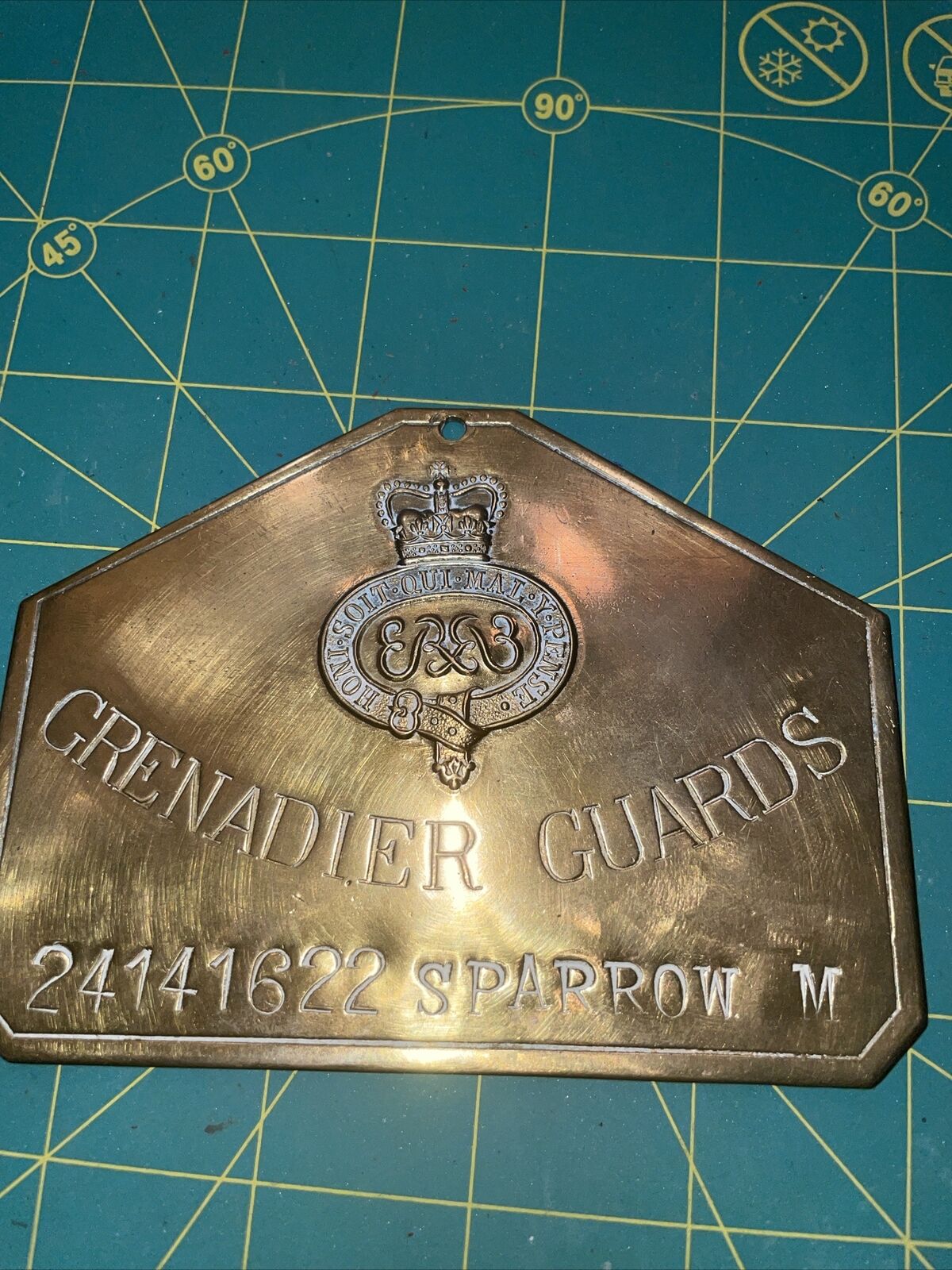 Grenadier Guards Brass Duty Bed Plate Cyper + Crown; 24141622 Sparrow M