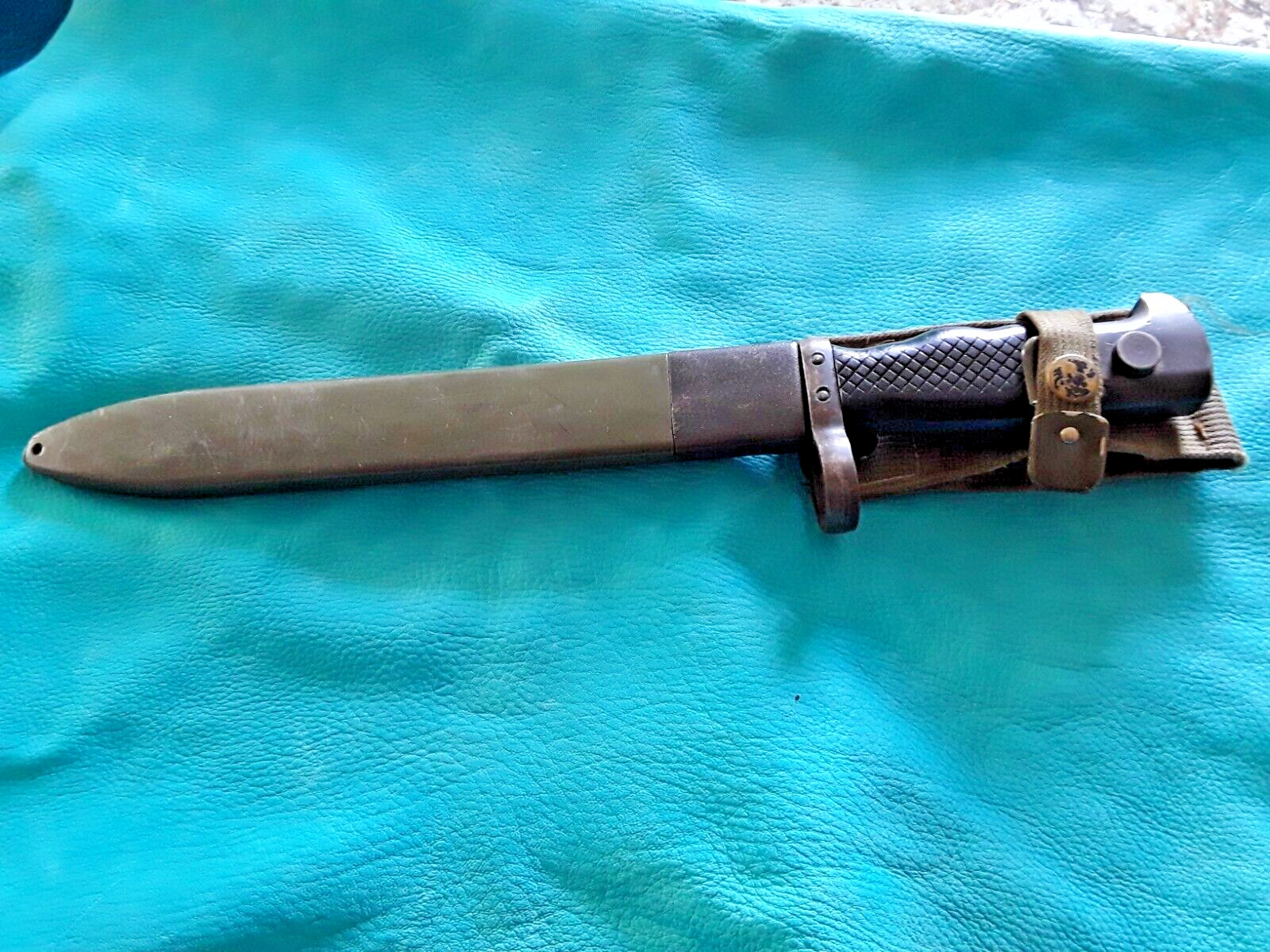 Vintage Military Bayonet ,WWI  , #FT6547B Stamped Also 2 Sword Crest Stamped On
