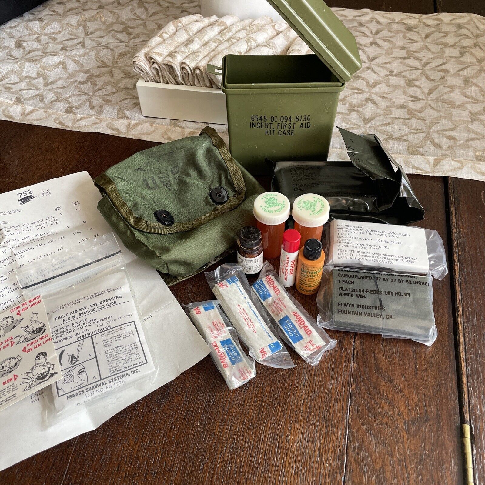 Vintage Cold War 1980s GI Individual First Aid Kit Web Belt Bag 8412 - Complete