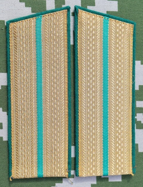 Soviet KGB Border Guards Lieutenant through captain.Gold with 1 green stripe