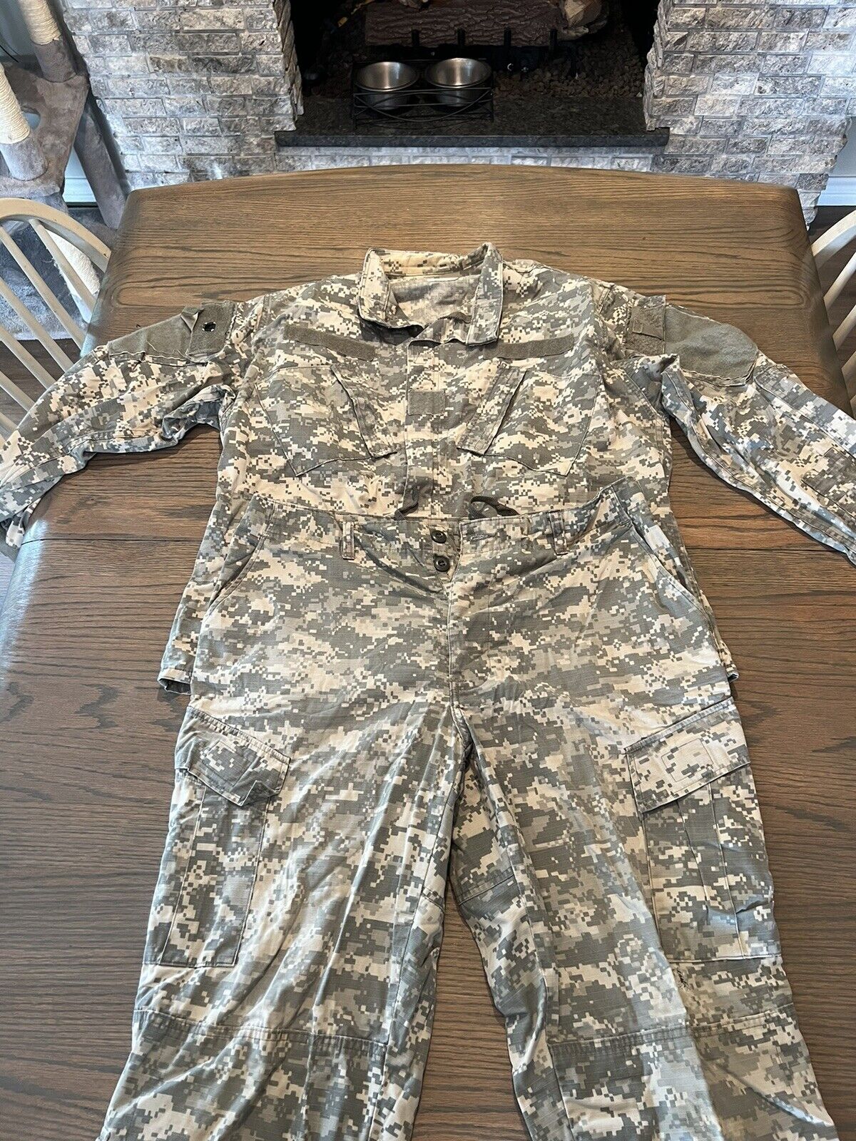 US Army Combat Uniform Blouse/Pant Set Large Regular