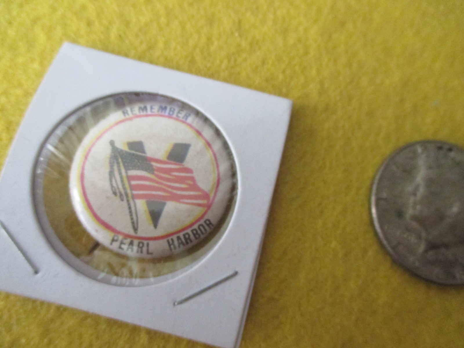ORIGINAL WWII HOMEFRONT REMEBER PEARL HARBOR FLAG VICTORY BUTTON