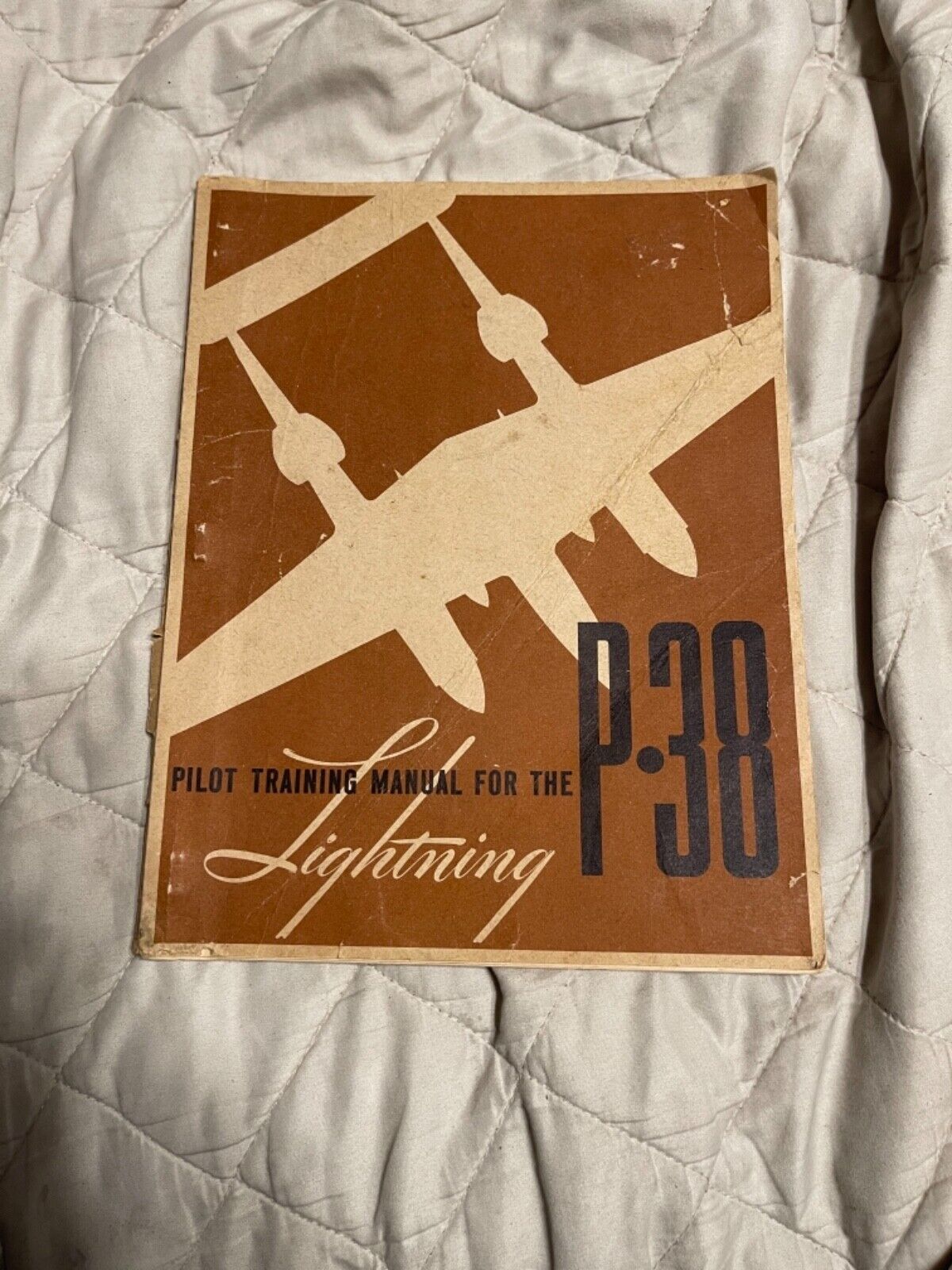 WWII P-38 LIGHTNING PILOTS TRAINING MANUAL 100% Original 1944 paper 93pg