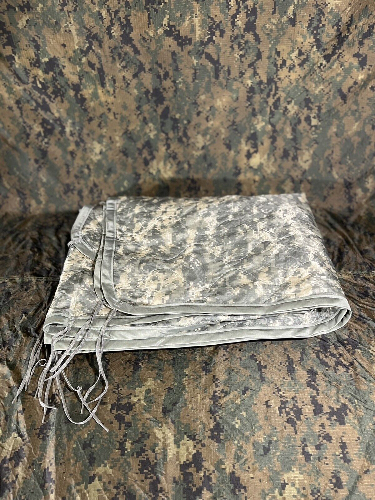 US Military Army ACU Digital Wet Weather PONCHO LINER Woobie Blanket 