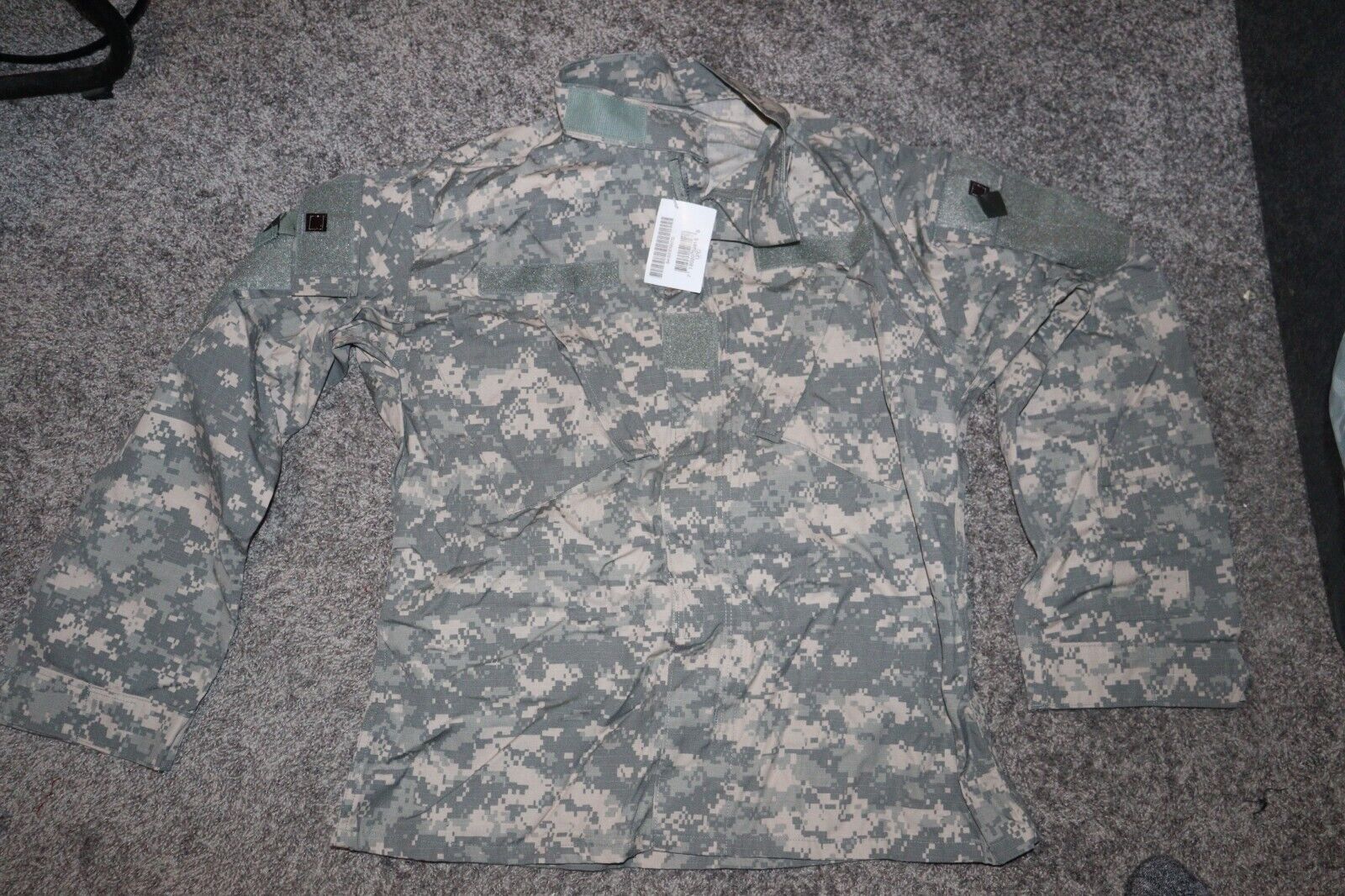 Army Military Light Jacket Size Medium Regular 8415-01-519-8510 NWT