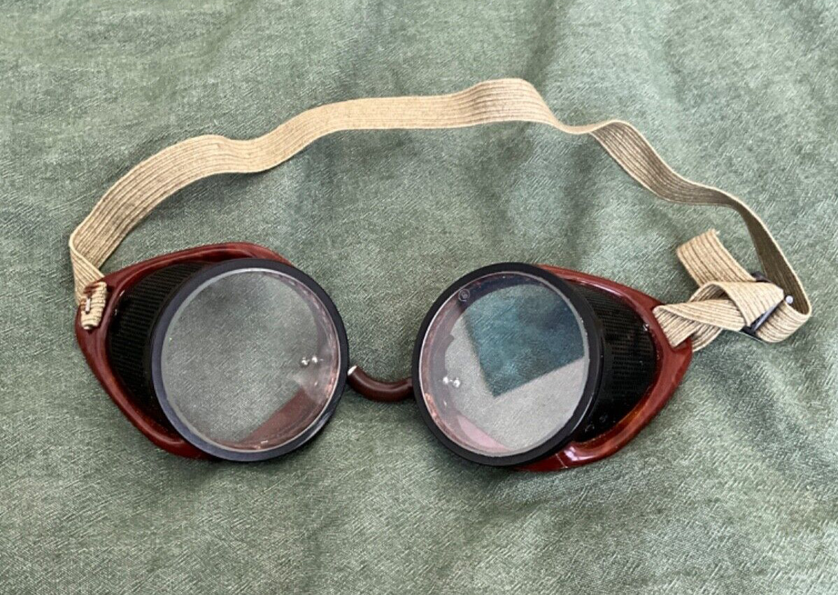 Vintage 1940s 50’s DURALITE-50 Safety Goggles American Optical Bakelite w/box
