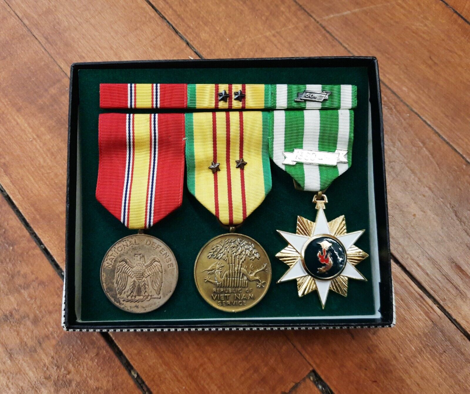 Vintage Vietnam Medals National Defense/ Service/ Chien-Dich/ Two major battles