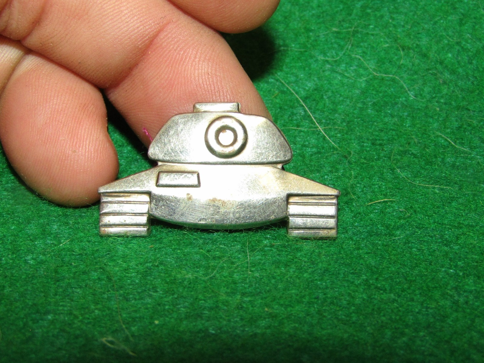 1950's TANK BADGE SCARCE ISREAL