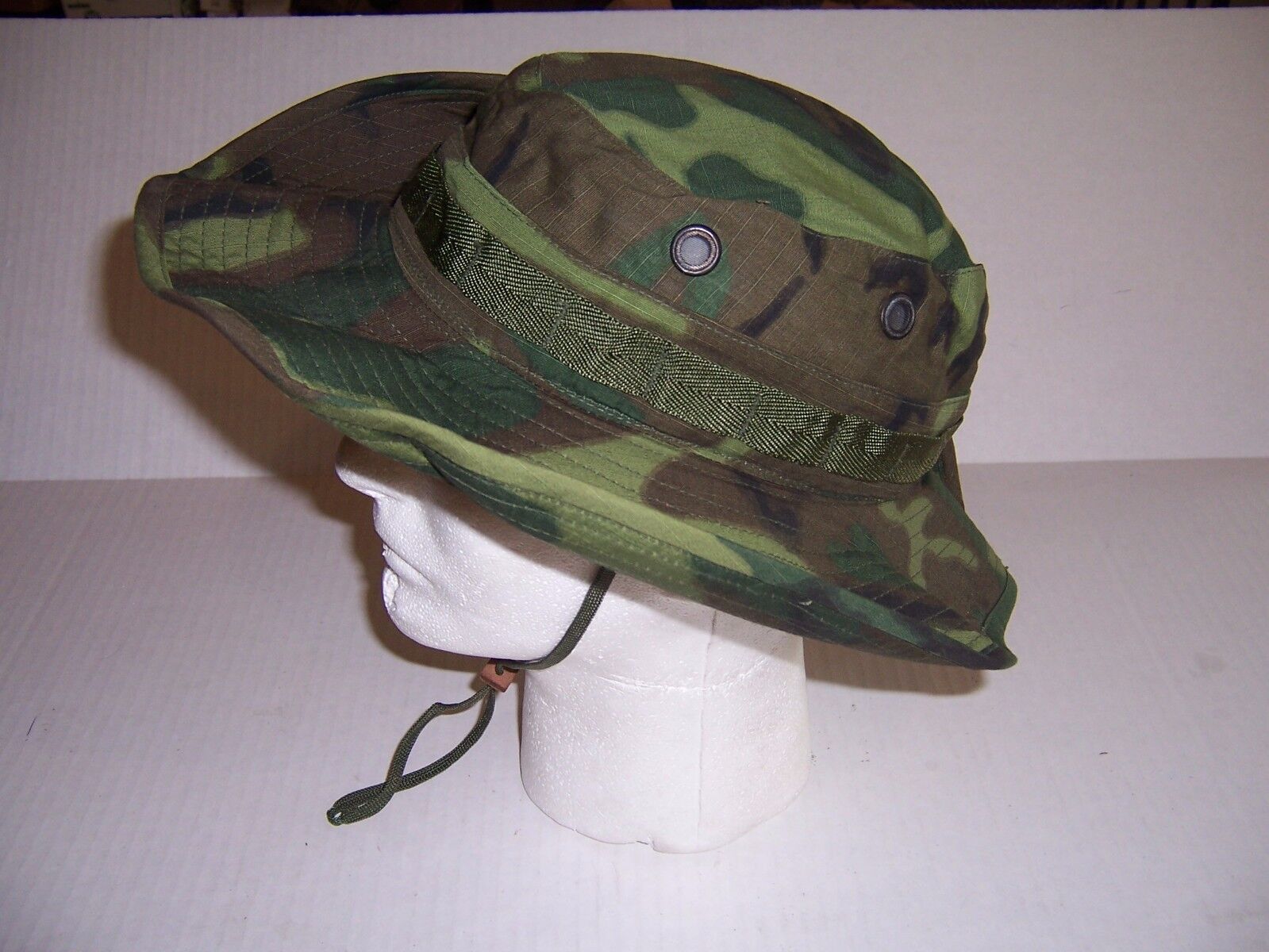 New genuine Vietnam war camouflage boonie tropical hat cap 1969 date made USA 
