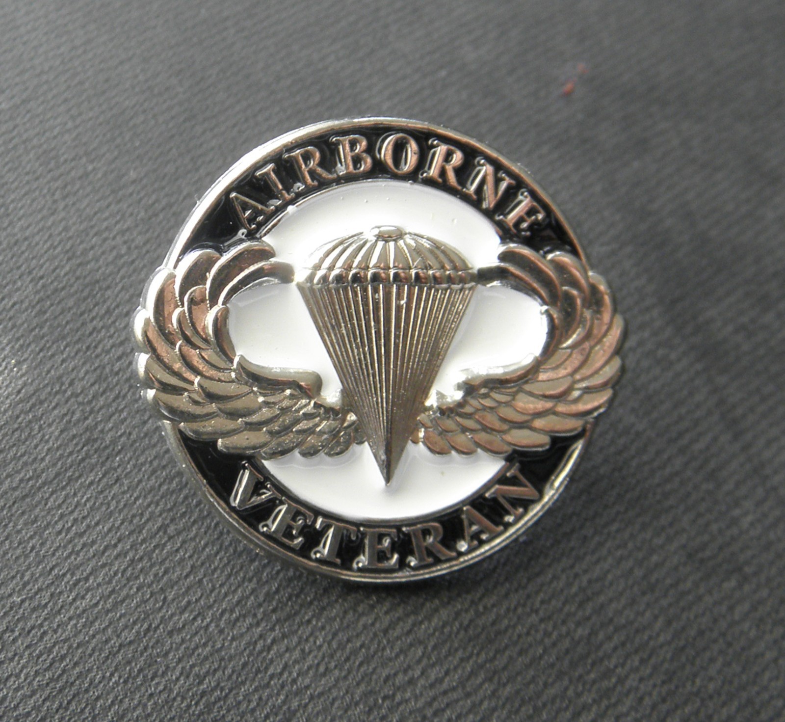 US ARMY AIRBORNE VETERAN JUMP WINGS VET LAPEL PIN BADGE 1 INCH