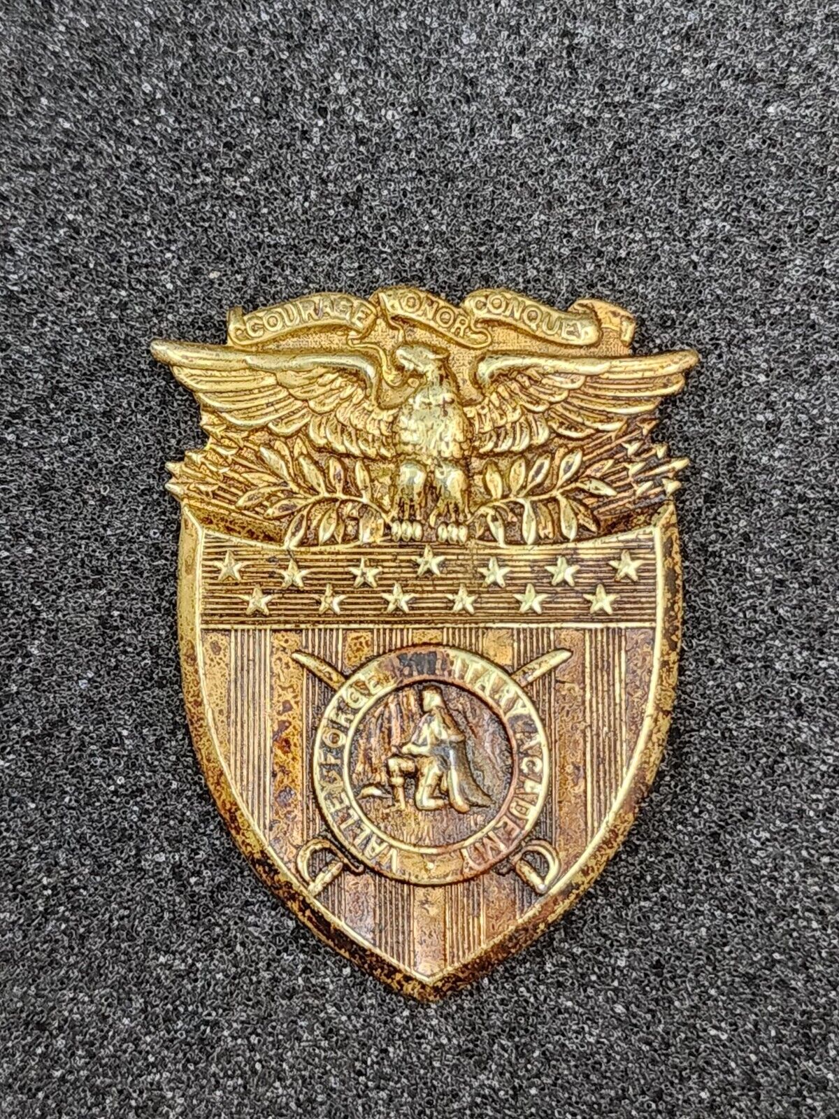 Vintage Valley Forge Military Academy Hat Cap Badge Military Screw Back Pin 