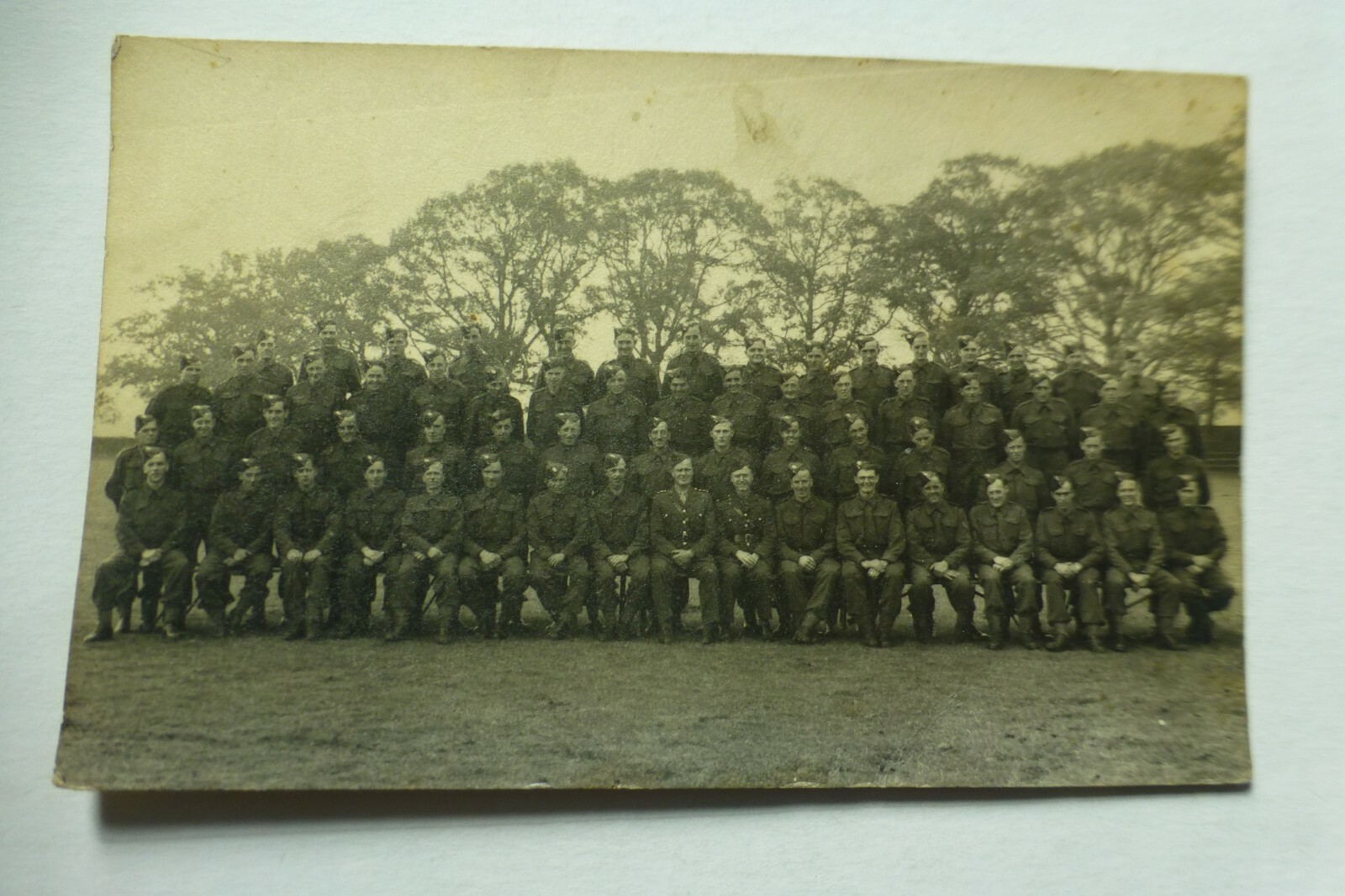 N115 UNKNOWN WWII Regiment ARMY Soldiers Group Photo Postcard