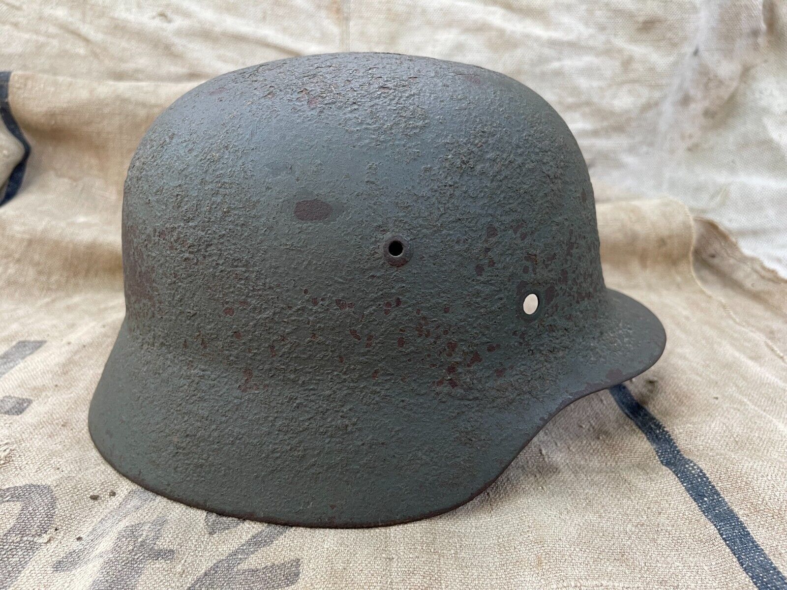 WW2 Original  German helmet M35 NS64 D234