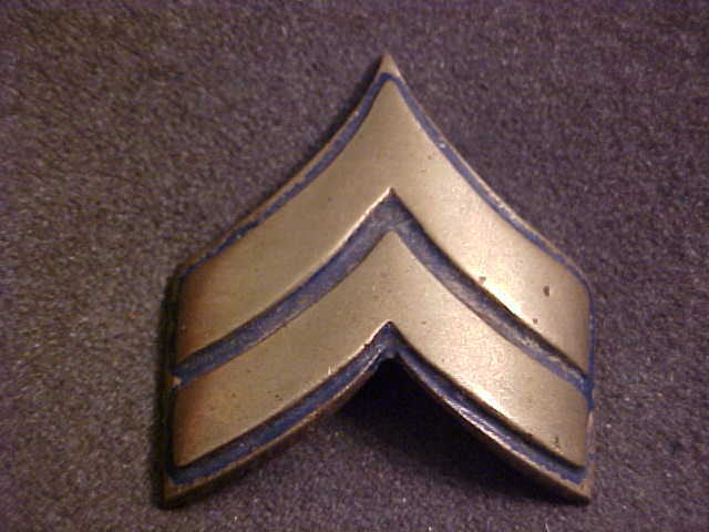 RARE BIG OLD WW2 CORPORAL 1-5/8 INCHES BRASS SCREWBACK HAT BADGE