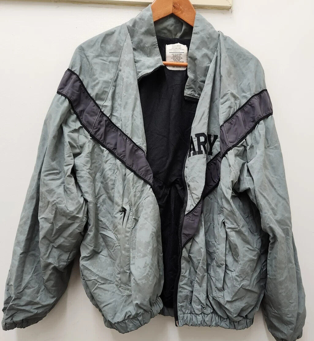 Used US Army APFT Jacket Size Large Regular
