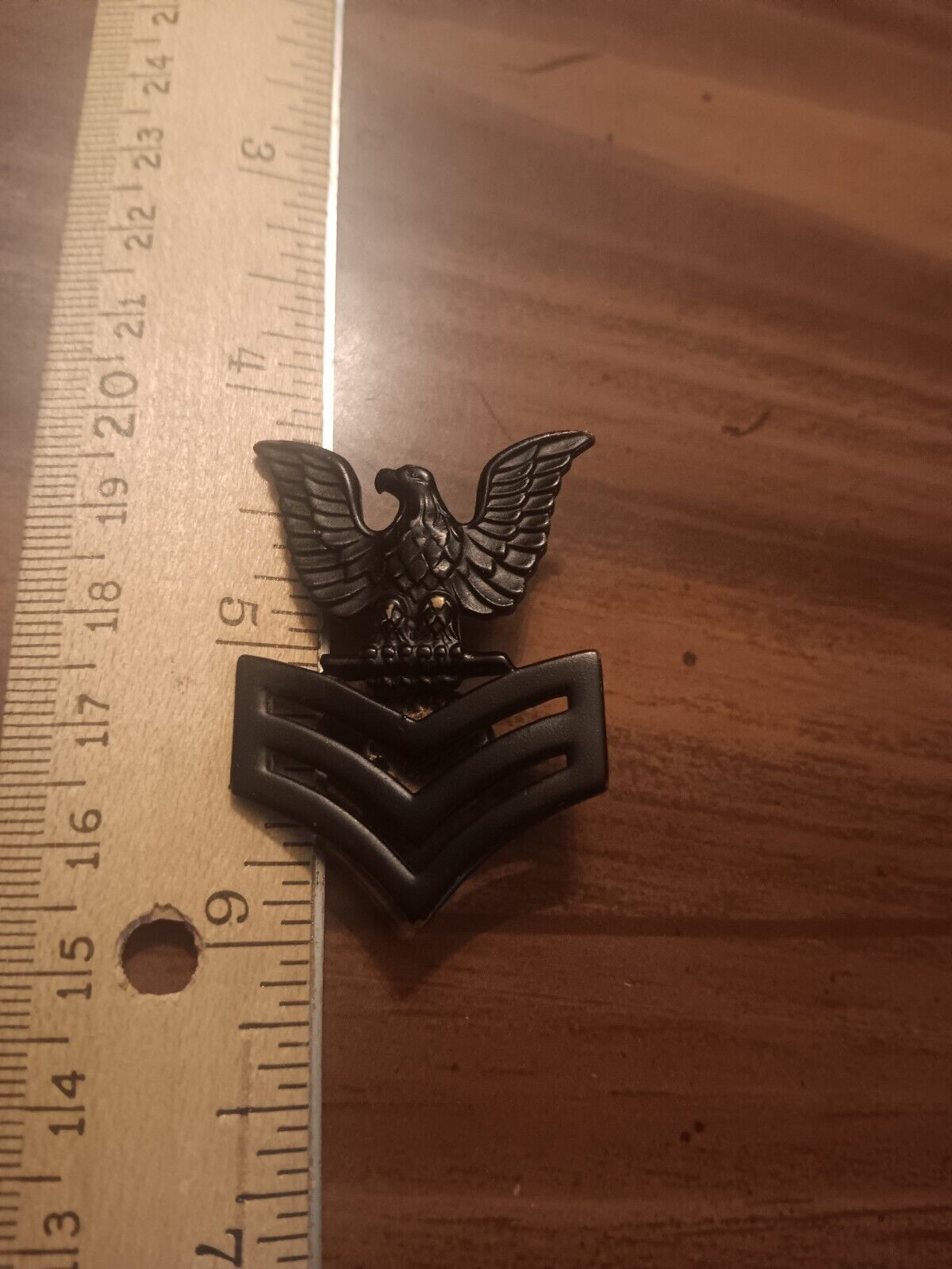 US Navy Large Single Black Metal Rank Pin- PO1 Petty Officer First Class (24-998