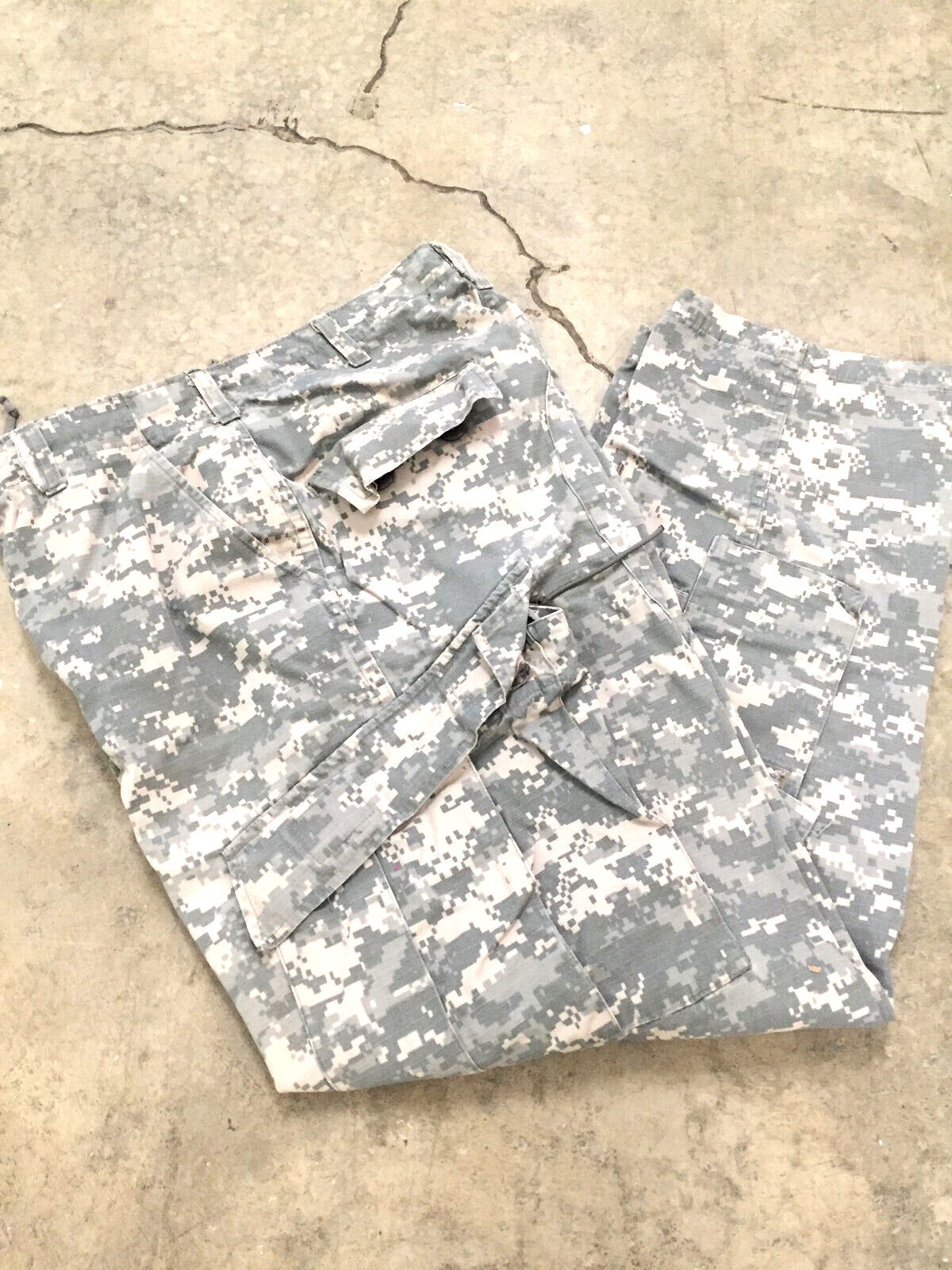 US Military Digital Camouflage Pants Med-Regular Waist  31-35 Inseam 29-32 Nato