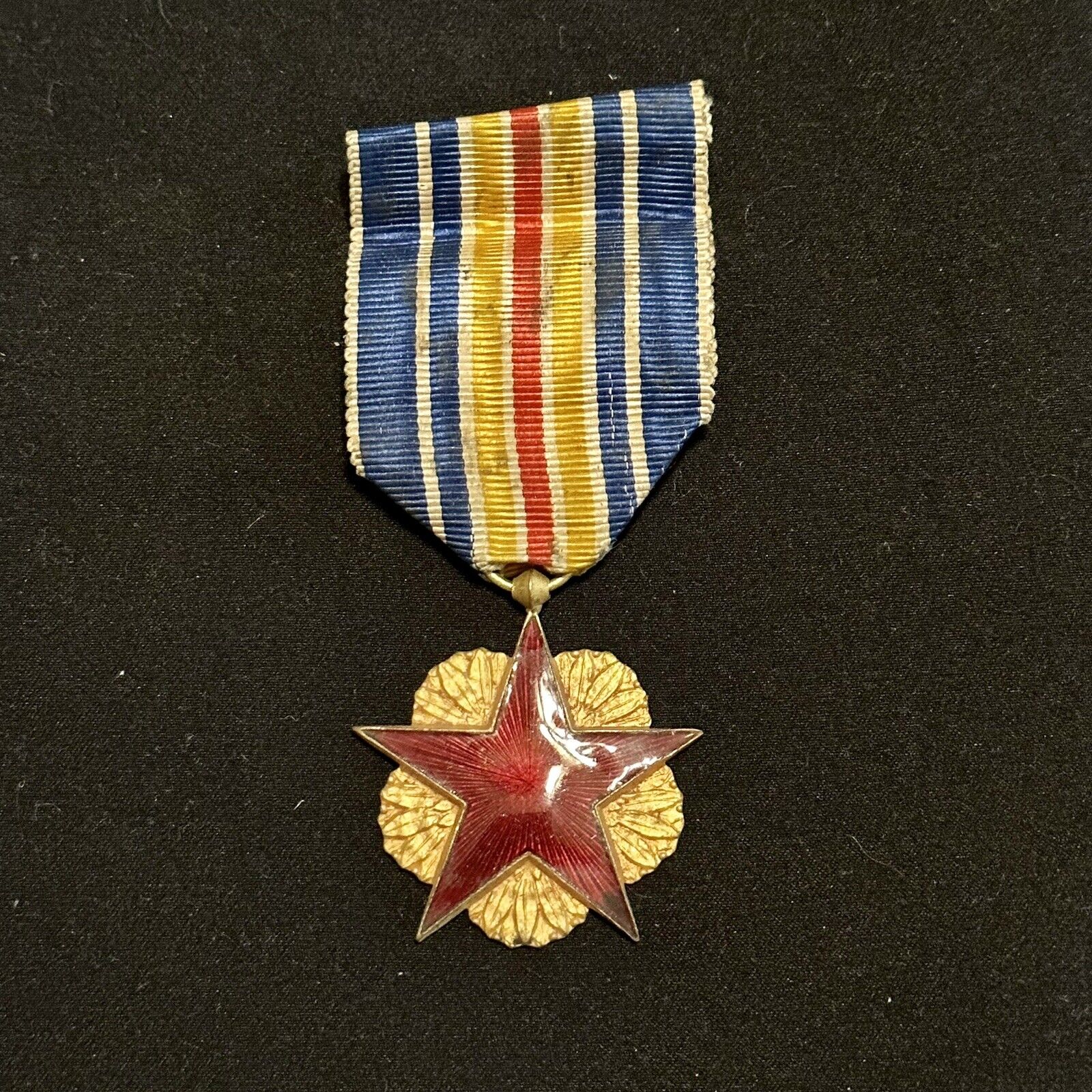 WW1 Original French Wounded Red Star Medal
