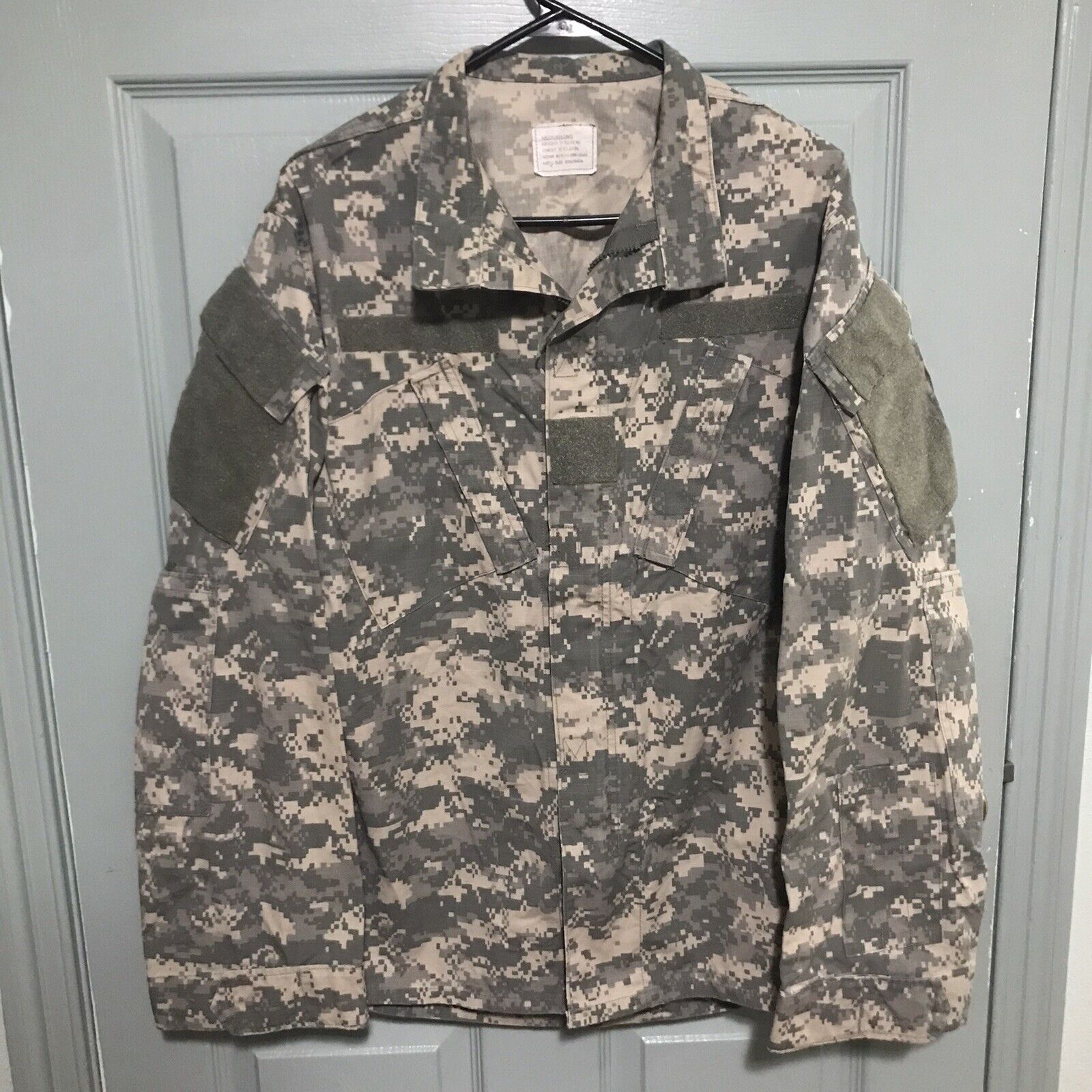 US Army Men’s Size Medium M Long Sleeve Digital Camo Perimeter Zip Shirt / Coat